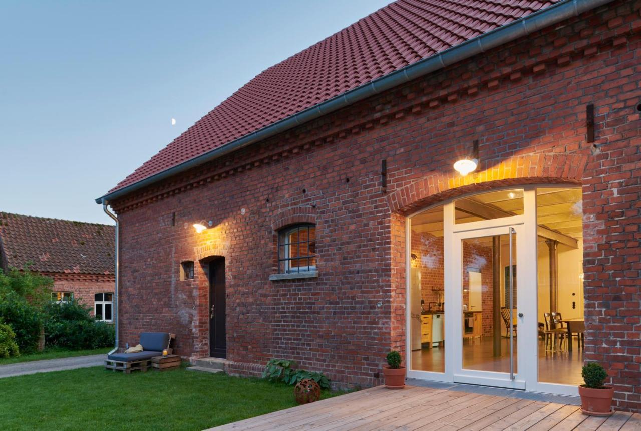 Re~Barn - Modern Country Stay Essel ภายนอก รูปภาพ